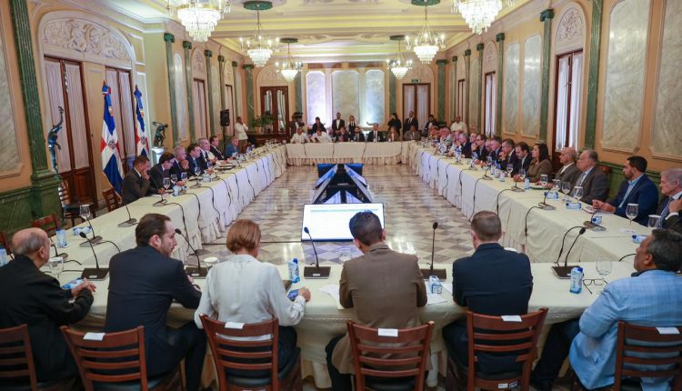 Reunión de Abinader y sectores productivos.