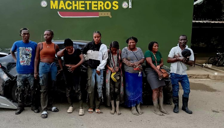 Indocumentados detenidos en Mao.