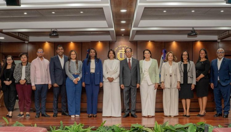 Miembros del Poder Judicial.