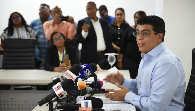 Felipe Suberví, director de la CAASD.