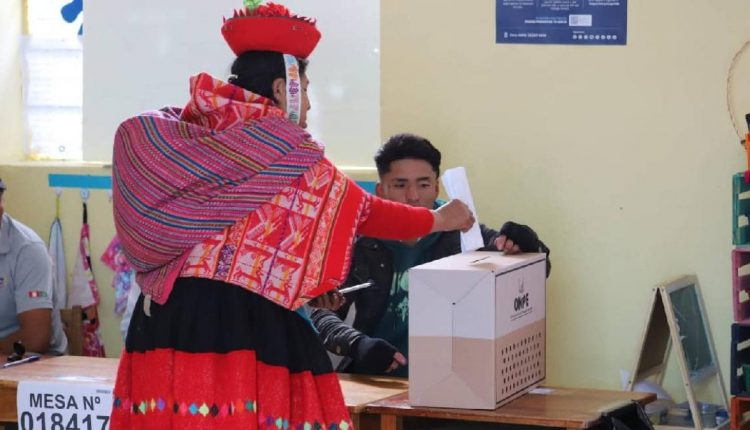 Votaciones presidenciales en Perú.