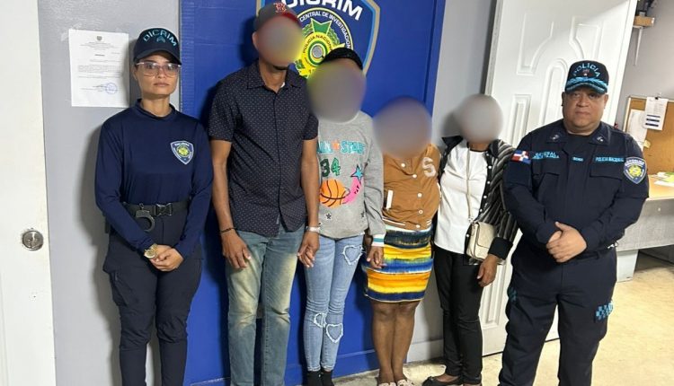 Joven que fue rescatada por la Policía en Santiago.