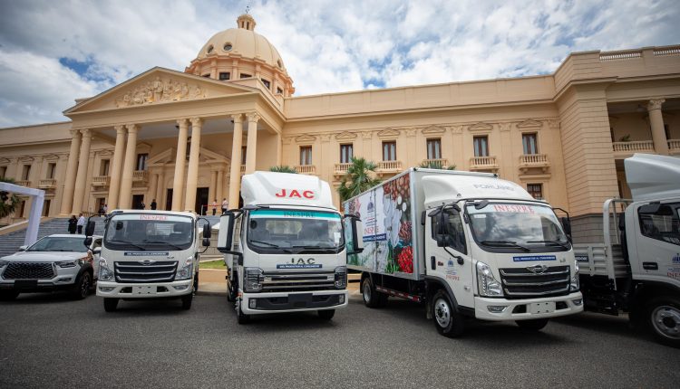 Vehículos entregados a INESPRE.