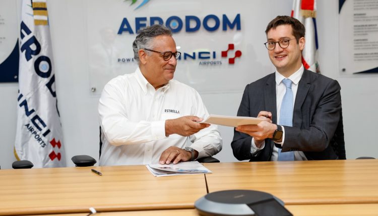 Manuel Genao, CEO de Grupo Estrella y Cyril Girot, CEO de Aerodom.