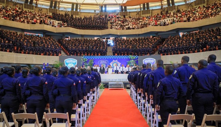 Graduación de nuevos policías.