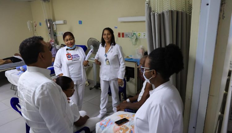 Landrón supervisa trabajos en el hospital Vinicio Calventi