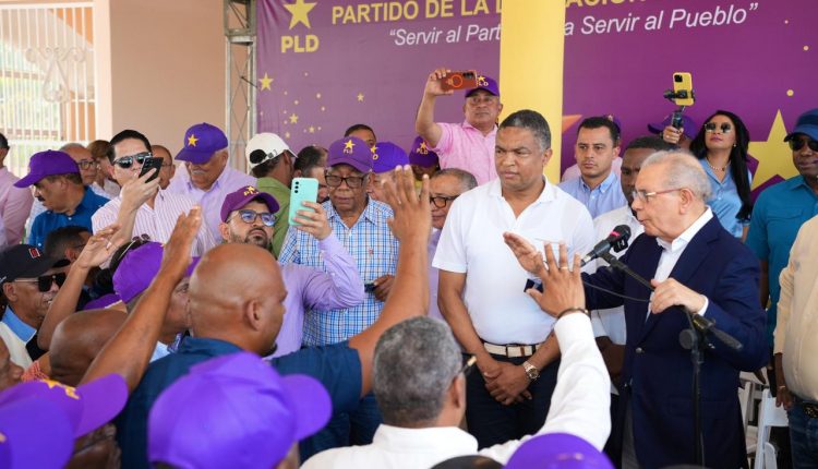 Danilo Medina juramenta nuevos miembros en Elías Piña.