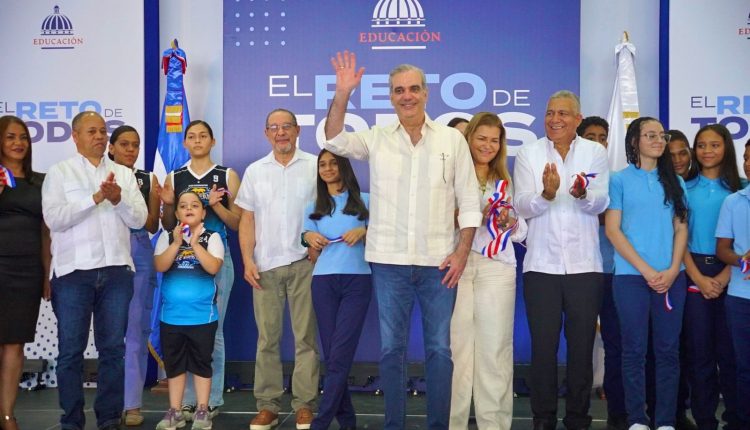 Encuentro de Abinader con estudiantes de Ocoa.