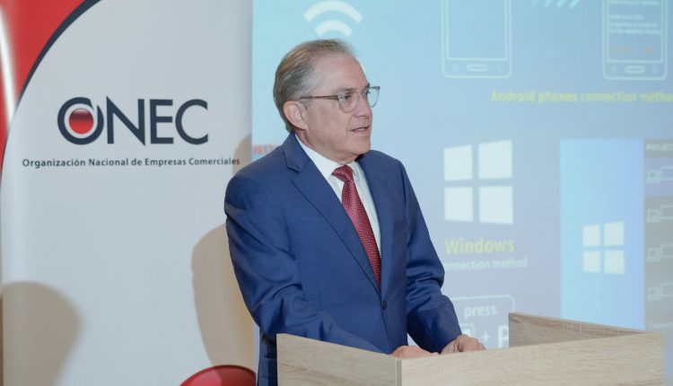 Ernesto Martínez, presidente de la ONEC