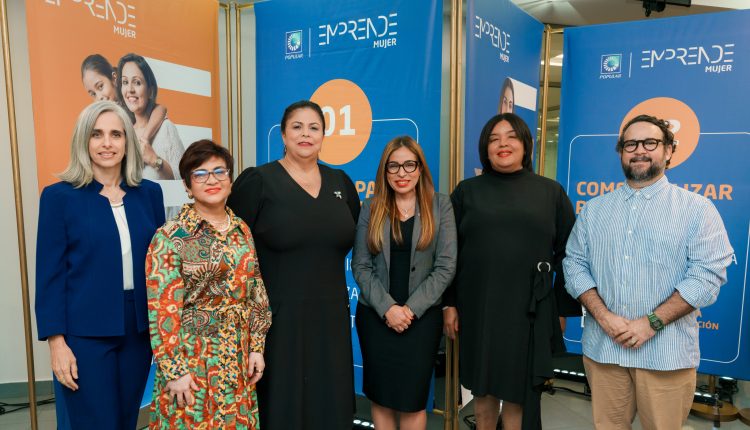 Representantes del Banco Popular y MODAFOCA.