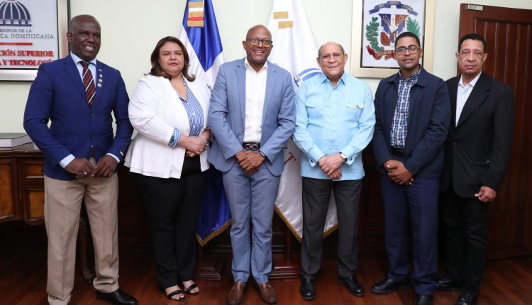 Representativos de la MESCyT y CMD.