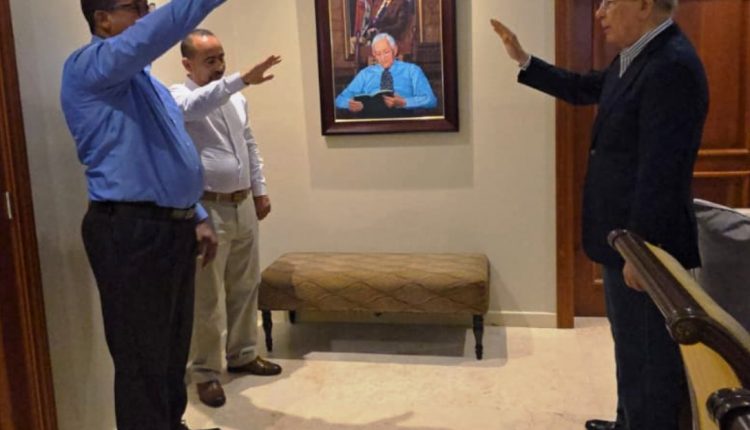 Simón de Jesús Morel y Job Grullón en ceremonia encabezada por Danilo Medina.