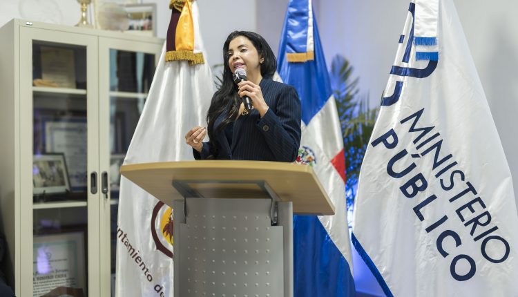 Yeni Berenice Reynoso.