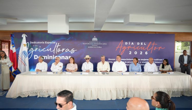 Abinader encabezó actividad por motivo del Día del Agricultor.