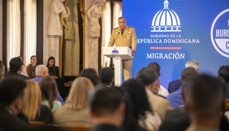 Director de Migración ofrece detalles del nuevo sistema.