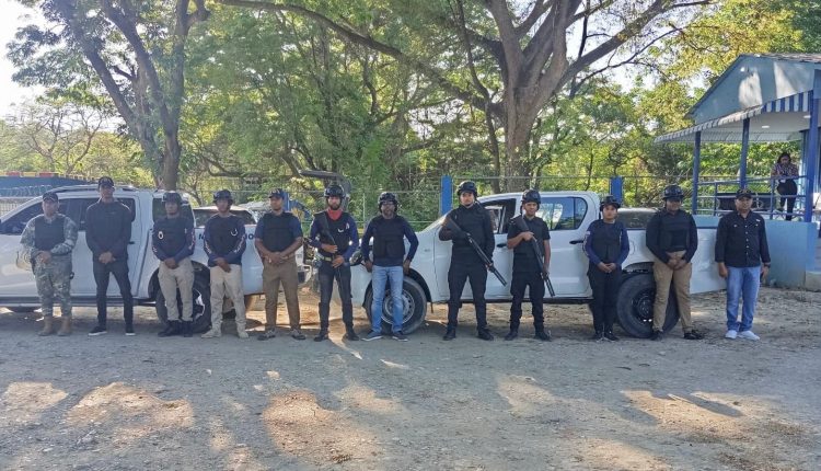 Agentes migratorios participan en operativos.
