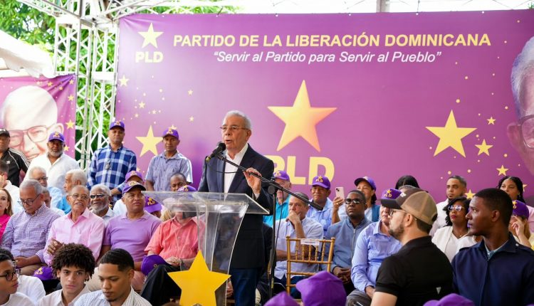 Danilo Medina hsbla en asamblea del PLD en Peravia.