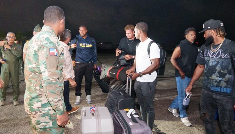 Dominicanos que retornan desde Venezuela.