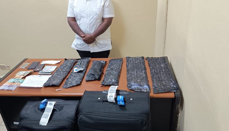 Extranjero cuando fue detenido con droga.