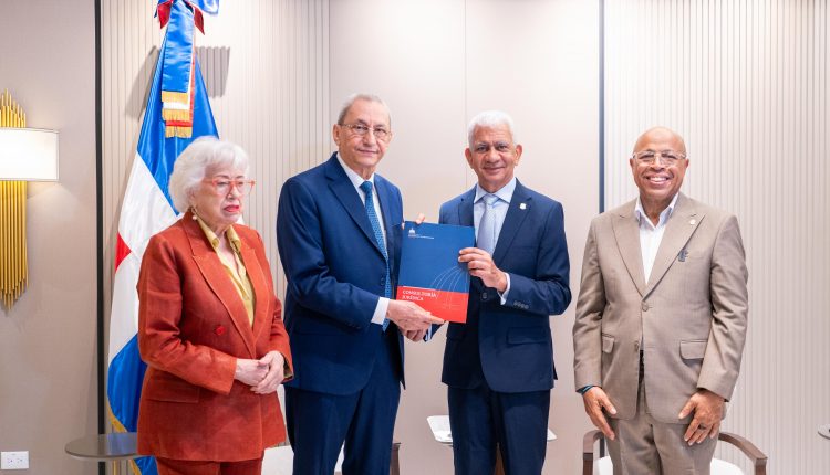 Proyectos fueron recibidos por Ricardo de los Santos y Alfredo Pacheco.