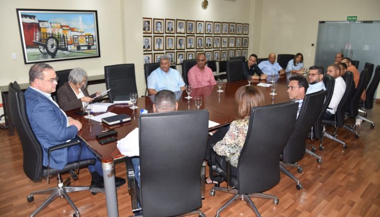 Reunión del ministro de Agricultura con productores.