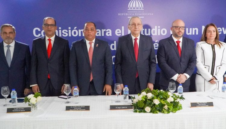 Miembros de la comisión.