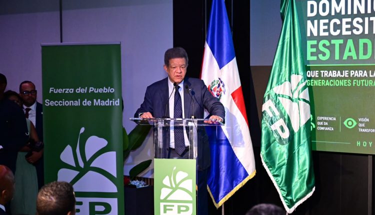 Leonel Fernández encabezó juramentación en Madrid, España.