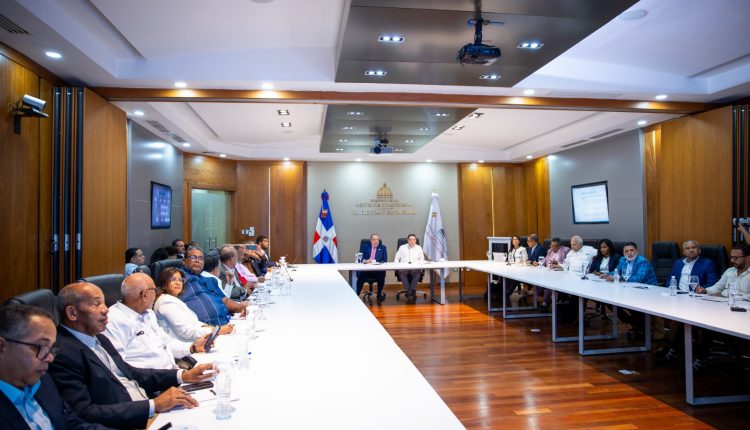 Reunión de Magín Díaz con el sector empresarial.