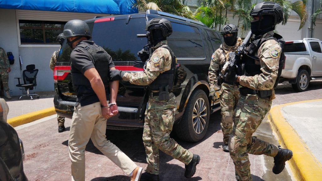 Willy Batista Santos recibido por las autoridades dominicanas.