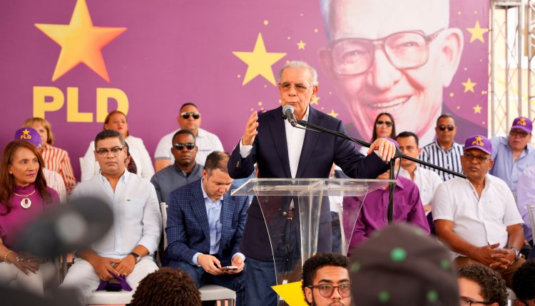 Danilo Medina habla en asamblea del PLD en Ocoa.