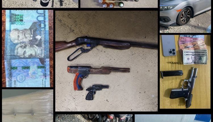 Armas y otros objetos incautados a detenidos en Santiago.