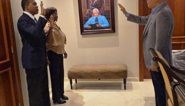 Exdiputada María Gallard cuando fue juramentada.