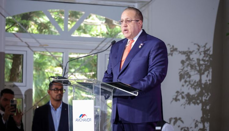 Magín Díaz, ministro de Hacienda y Economía.