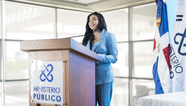 Yeni Berenice Reynoso, procurador general.