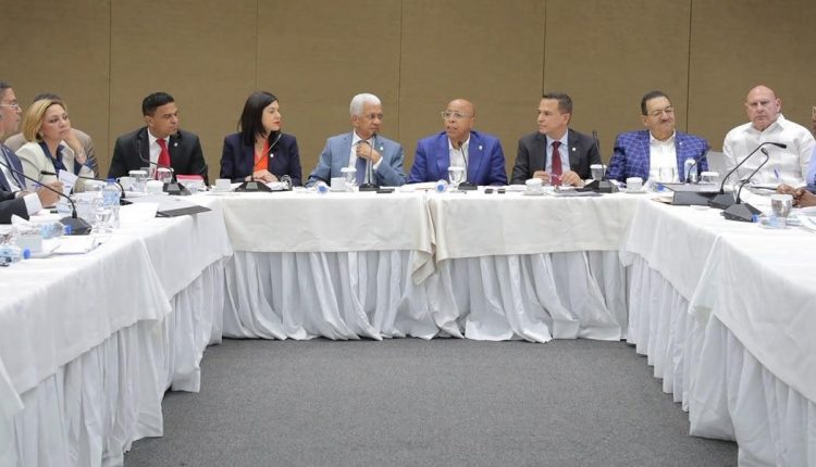 Reunión de la comisión bicameral que estudia modificación del Código Penal.
