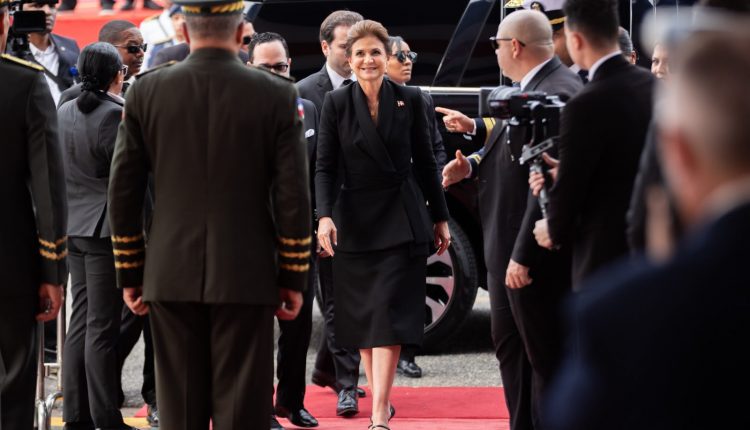 Vicepresidenta Raquel Peña viajó a Estados Unidos.