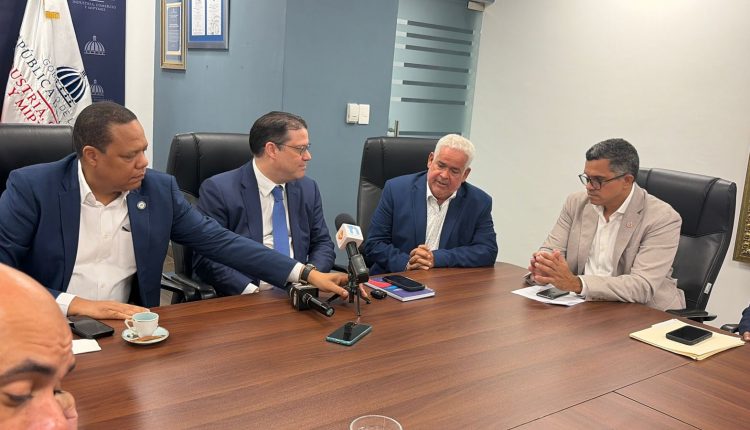Encuentro del Ministerio de Industria y Anadegas.
