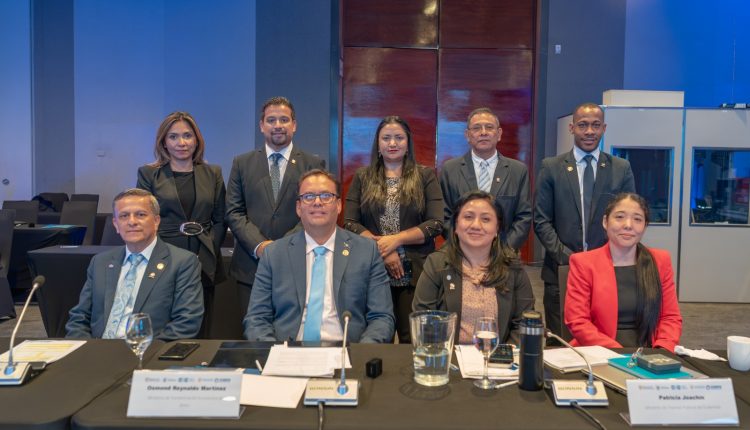 Funcionarios del Ministerio de Hacienda en Guatemala.