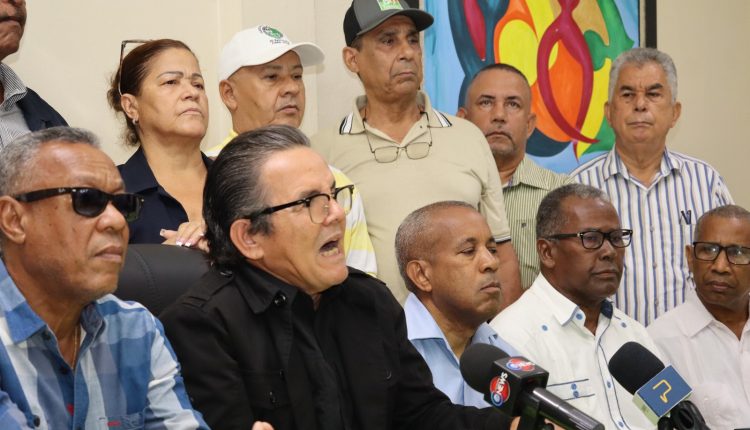 Directivos de la Asociación de Agrónomos.