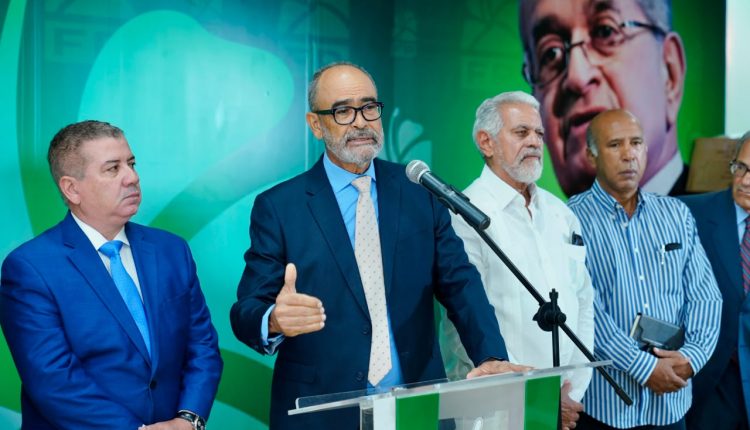 Miembros de Fuerza del Pueblo.