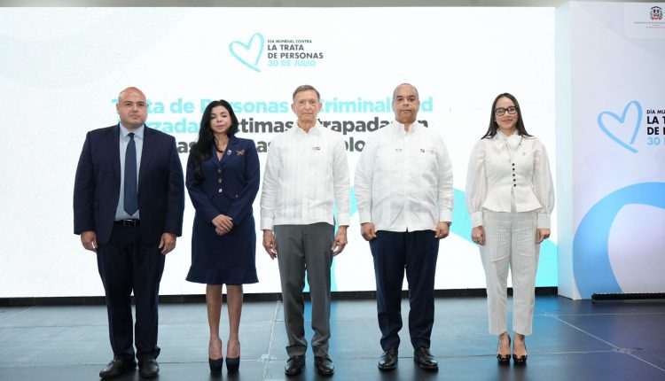 Funcionarios de la Procuraduría General y de la Cancillería de la República.