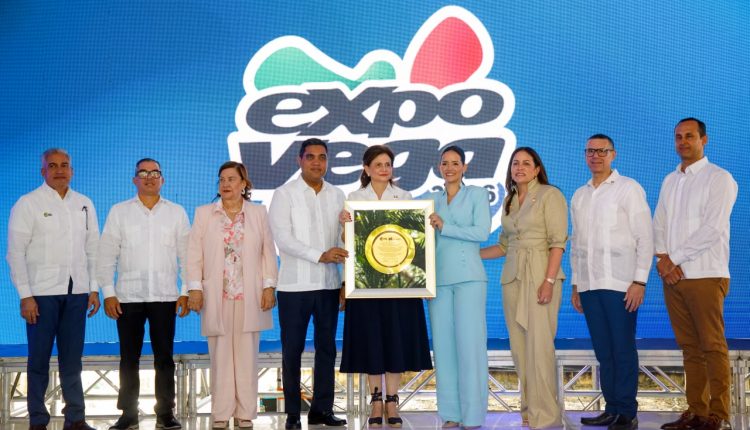 Vicepresidenta Raquel Peña encabezó inauguración de Expo Vega Real 2026.