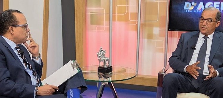 Olivo Rodríguez Huertas entrevistado por Héctor Herrera Cabral.