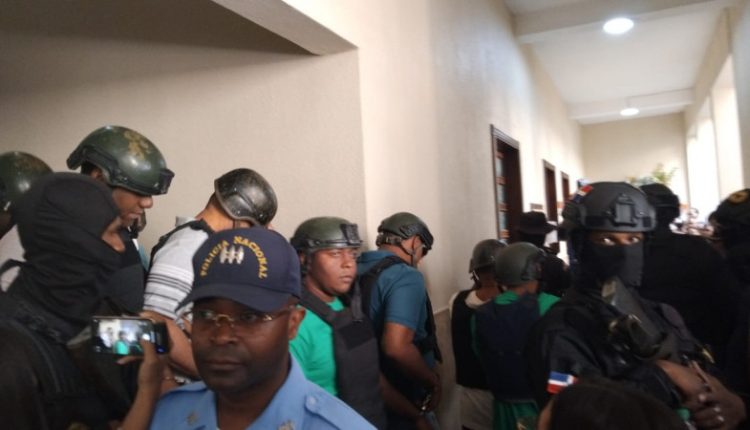 Algunos de los arrestados por el robo de proyectiles en la Policía.