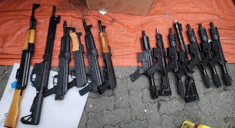 Armas ocupadas a red desmantelada en Licey al Medio, en la provincia Santiago.