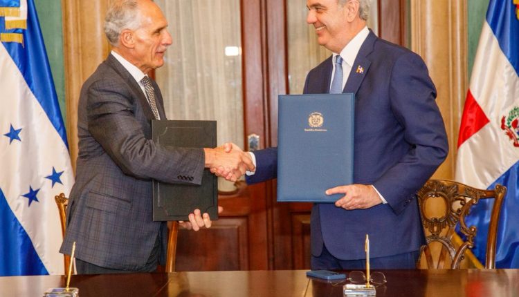 Asfura y Abinader firmaron varios acuerdos de cooperación.