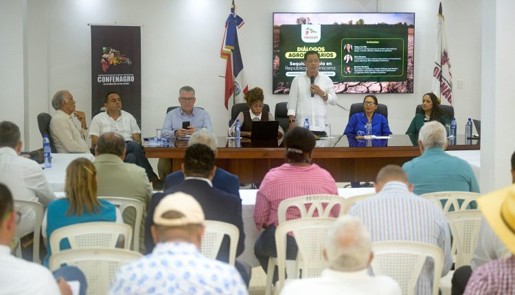 Diálogo Agropecuario sobre el tema de la sequía.