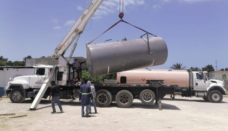 Estación de combustible desmantelada en María Trinidad Sánchez.
