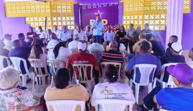 Asamblea municipal del PLD en la provincia Independencia.