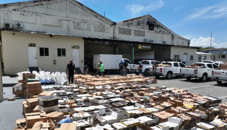 Mercancías incautadas en San Cristóbal.